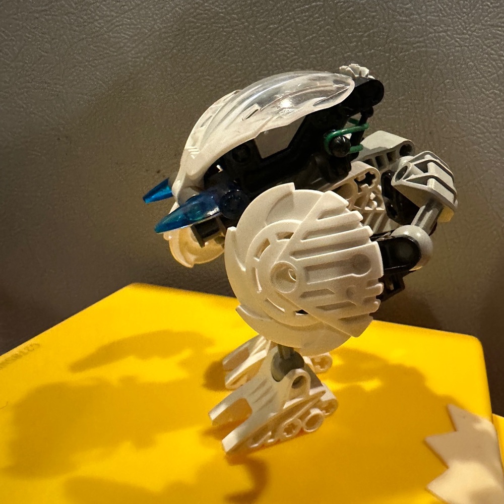 LEGO Bionicle Kohrak (Set 8565) - Picture 3 of 11